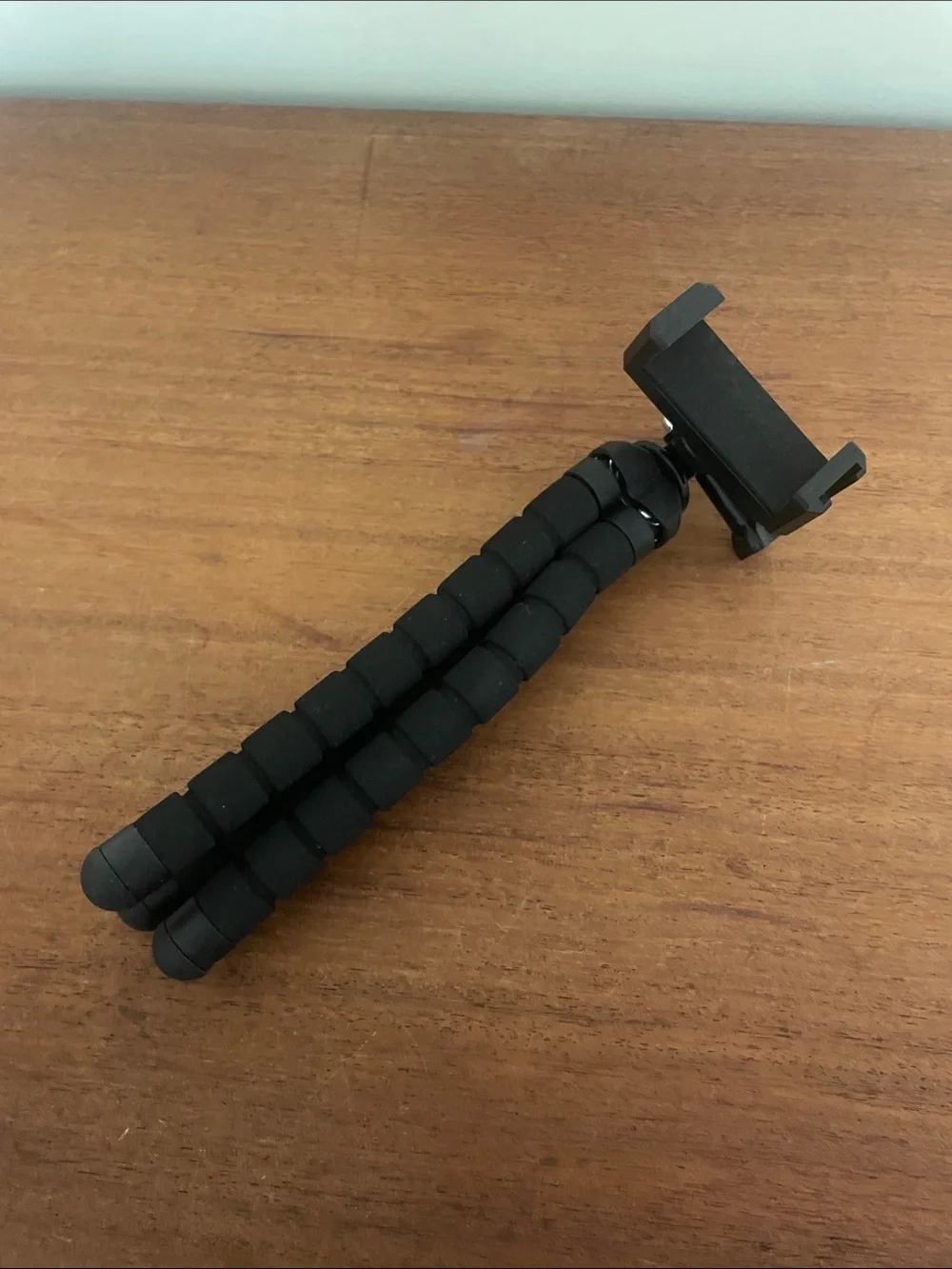 Universal Black Flexible Smartphone Tripod Mount